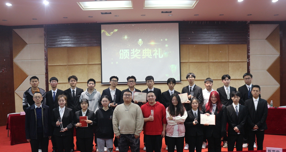 UEOk_1680861754993075858.jpg IMG_8322.jpg