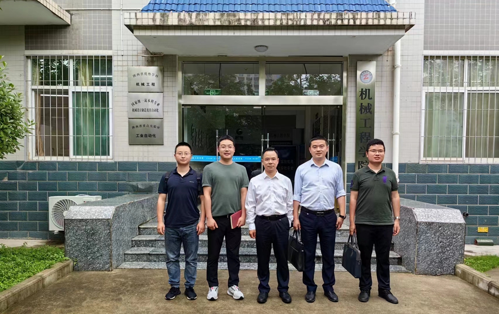 UVjZ_1685707667123003085.jpg 11.jpg