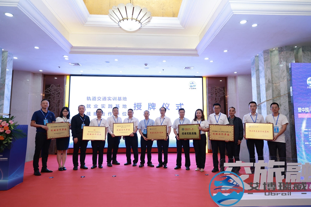 XatL_1695953043335068626.jpg 6.jpg